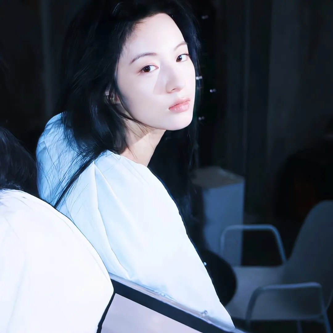 资助的贫困生把我别墅卖了